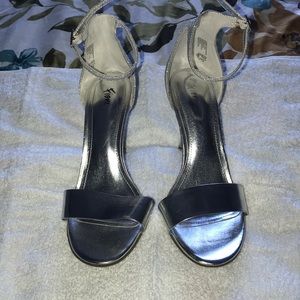 Fioni Silver Shimmering High Heels Size 9